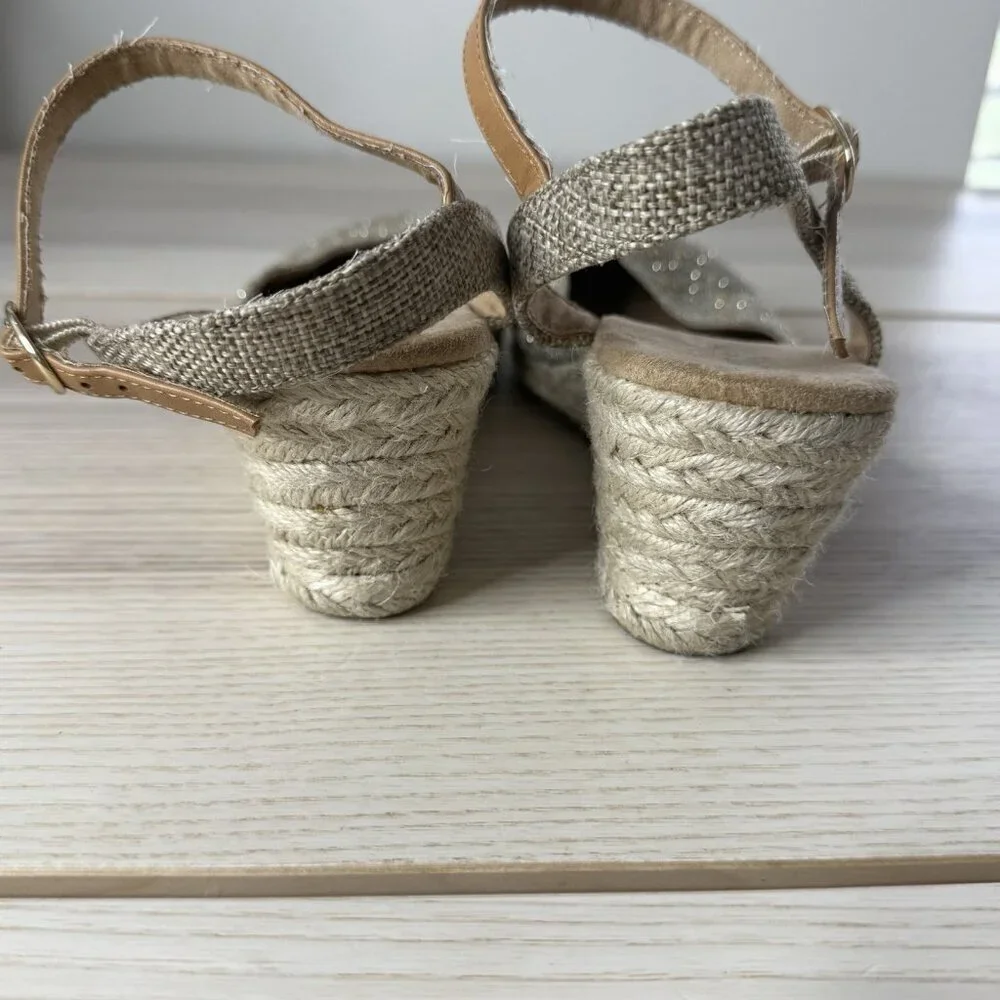 White Mountain 8M Light Green Sailboat Espadrille Wedge Gold Tone Embellished